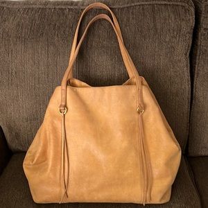 HOBO Kingston Tote in Whiskey